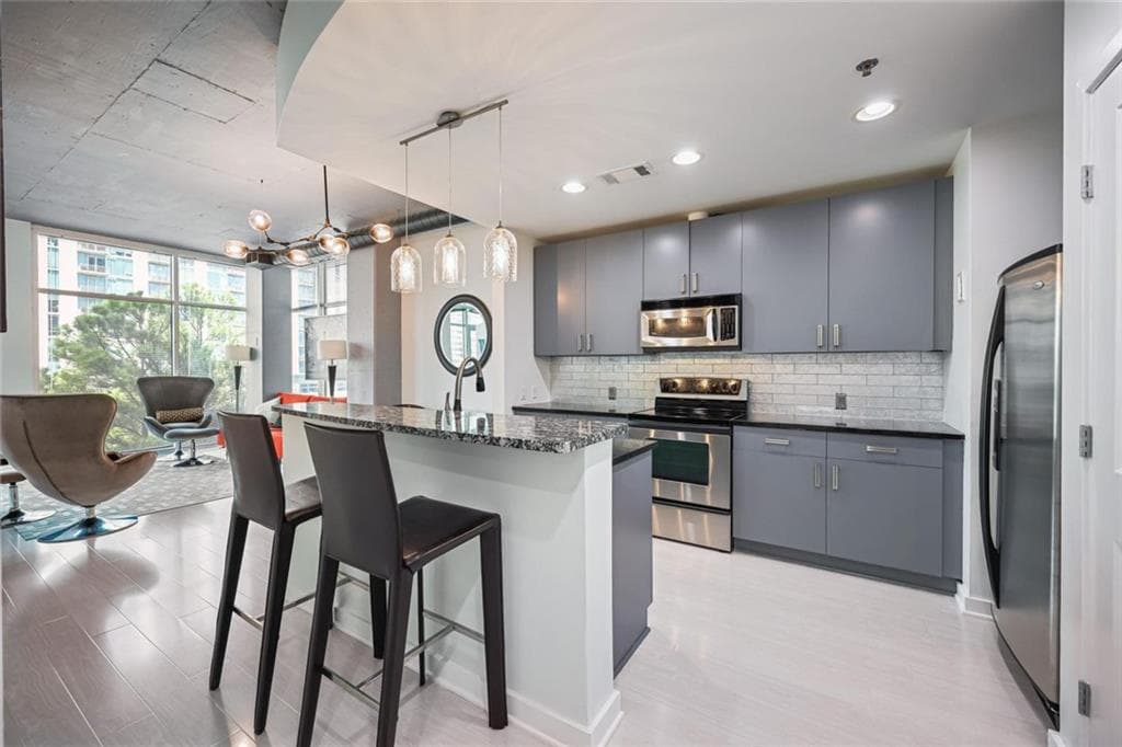 1 bedroom, 1 bathroom, 762 sq ft condominium for sale at 250 Pharr Road 707, Atlanta, GA 30305 — photo 9