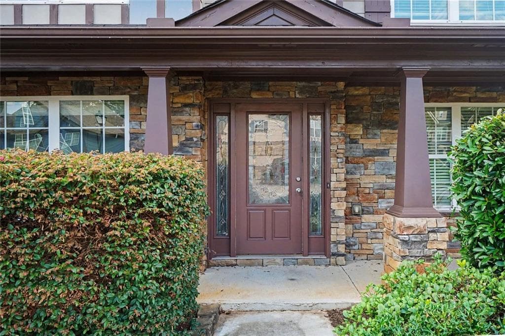 4 bedroom, 3 bathroom, 3,182 sq ft single family residence for sale at 2253 Park Manor Lane, Snellville, GA 30078 — photo 3