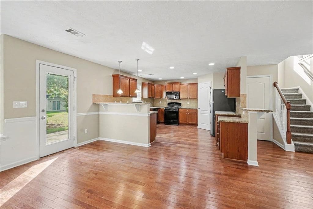 4 bedroom, 3 bathroom, 3,182 sq ft single family residence for sale at 2253 Park Manor Lane, Snellville, GA 30078 — photo 7