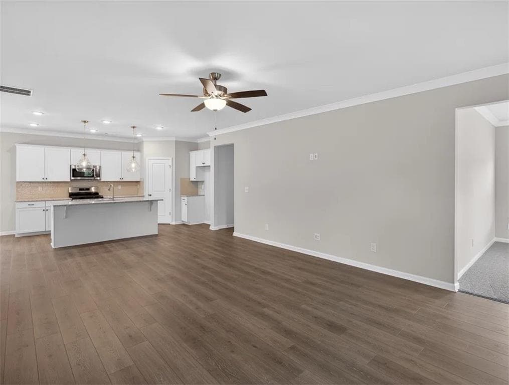 3 bedroom, 2 bathroom, 1,752 sq ft townhouse for sale at 3800 Shelleydale Drive, Powder Springs, GA 30127 — photo 6