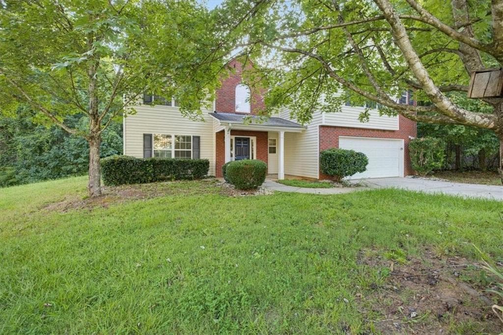 4 bedroom, 3 bathroom, 2,419 sq ft single family residence for sale at 834 Thompson Ridge Drive, Monroe, GA 30655 — photo 3