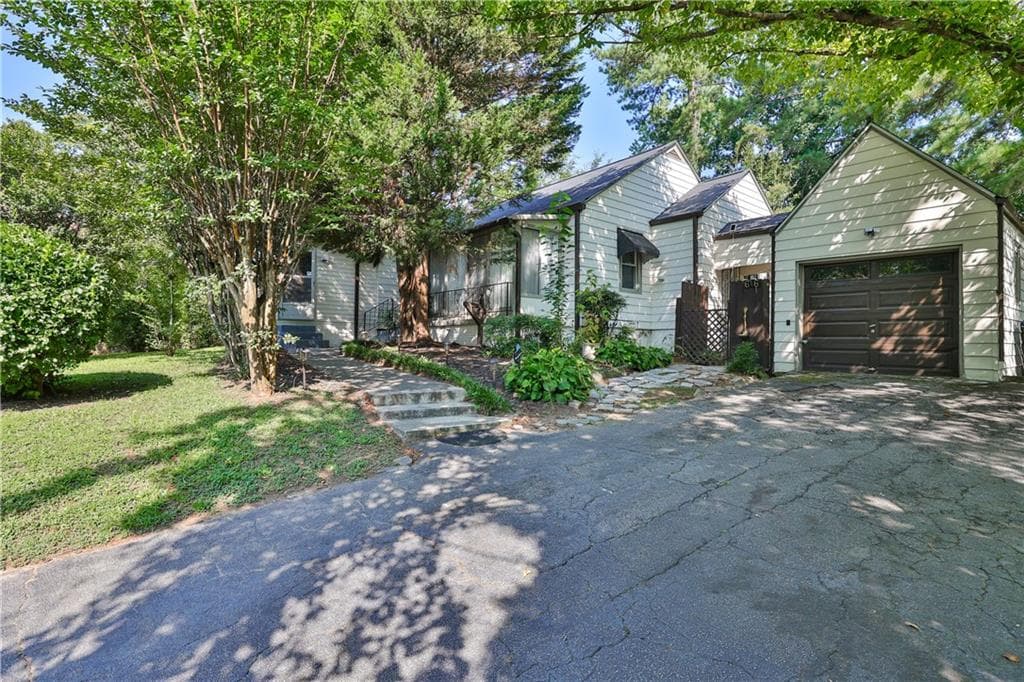 3 bedroom, 2 bathroom, 1,285 sq ft single family residence for rent at 616 Darlington Road, Atlanta, GA 30305 for $5,500 a month — photo 1 of 21