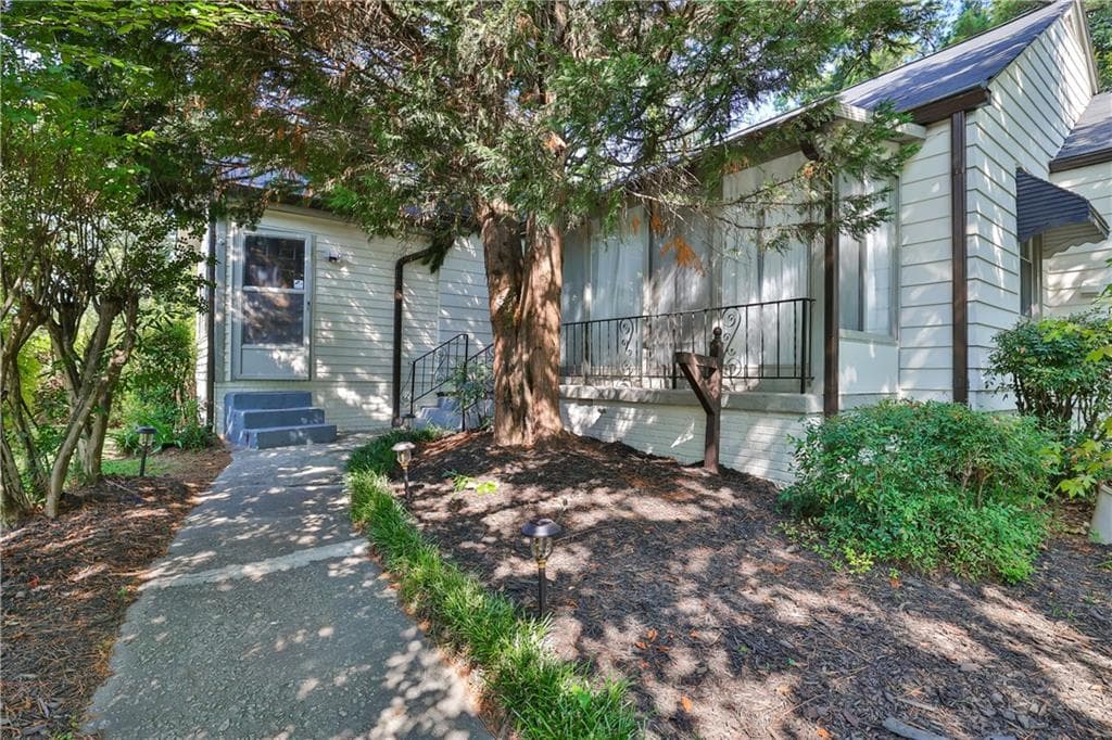 3 bedroom, 2 bathroom, 1,285 sq ft single family residence for rent at 616 Darlington Road, Atlanta, GA 30305 for $5,500 a month — photo 9