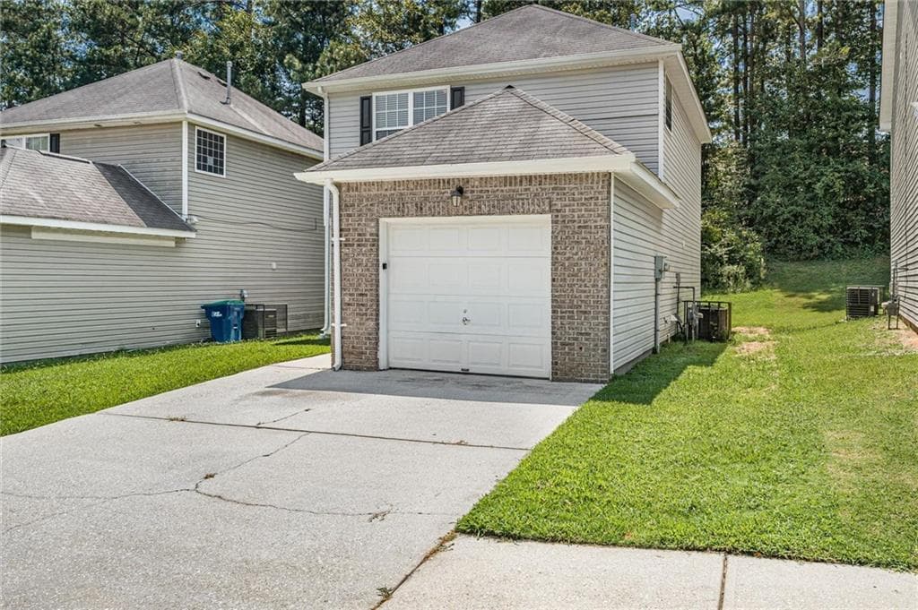 3 bedroom, 3 bathroom, 1,248 sq ft single family residence for sale at 2354 Hackamore Drive, South Fulton, GA 30349 — photo 2