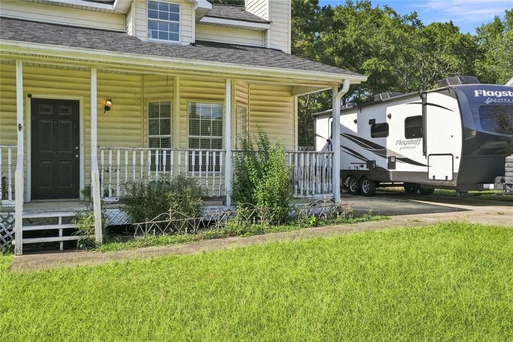 4 bedroom, 2 bathroom, 1,983 sq ft single family residence for sale at 2152 Red Rose Lane, Loganville, GA 30052