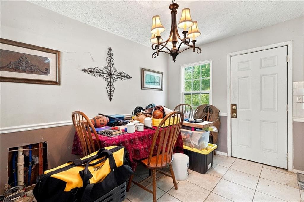 4 bedroom, 2 bathroom, 1,983 sq ft single family residence for sale at 2152 Red Rose Lane, Loganville, GA 30052 — photo 6