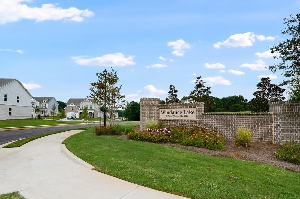 4 bedroom, 4 bathroom, 2,779 sq ft single family residence for sale at 1644 Fawlocke Run, Loganville, GA 30052 — photo 2