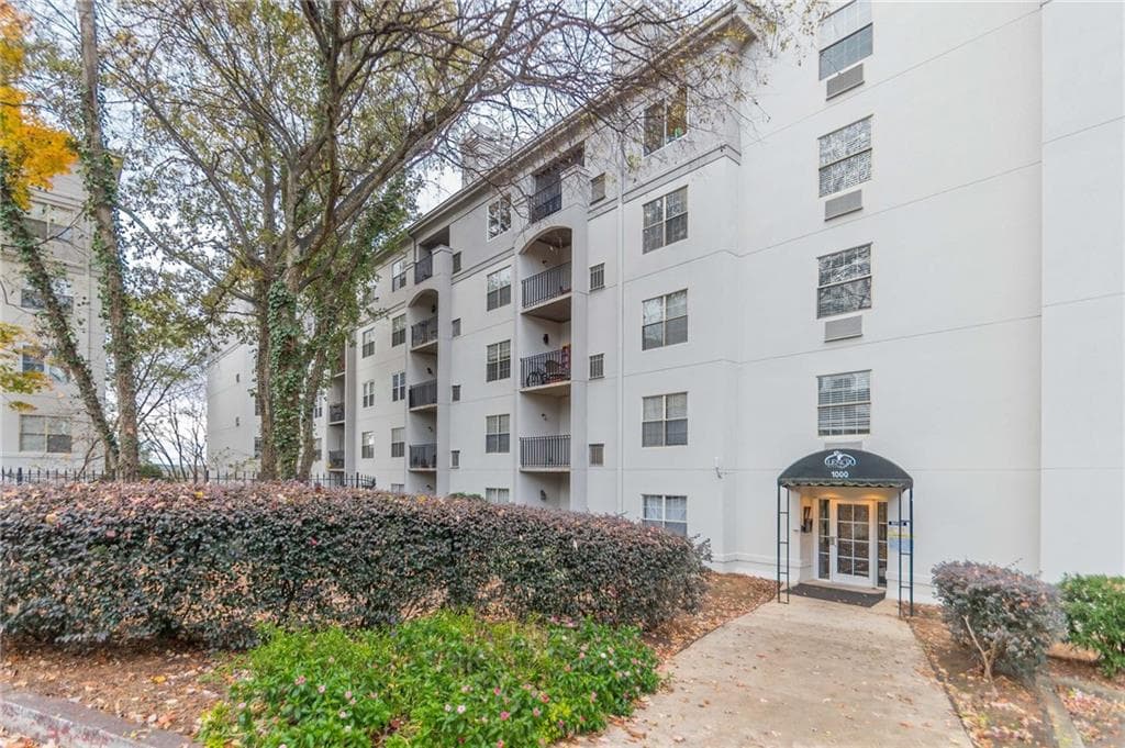 2 bedroom, 2 bathroom, 1,165 sq ft condominium for sale at 970 Sidney Marcus Boulevard 1217, Atlanta, GA 30324 — photo 3