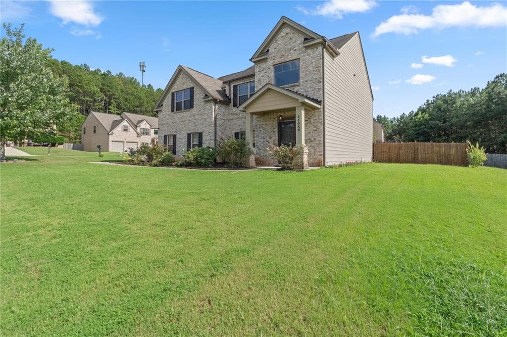 5 bedroom, 3 bathroom, 2,736 sq ft single family residence under contract at 11059 Milano Lane, Hampton, GA 30228 — photo 9