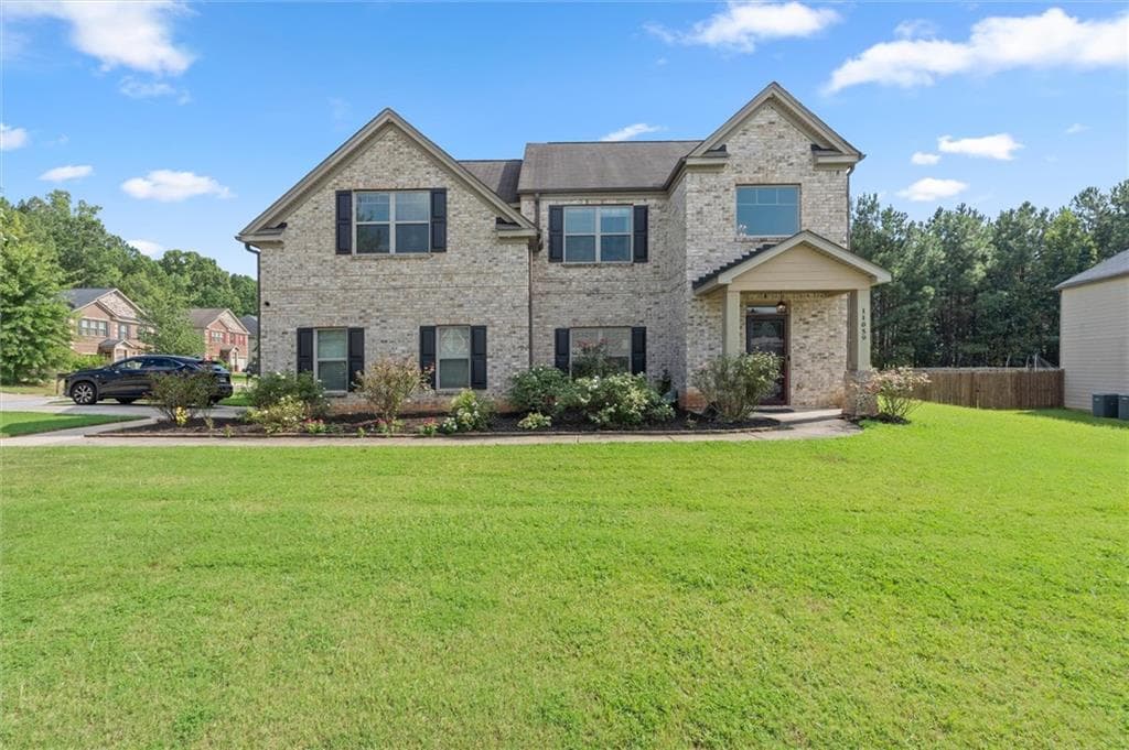 5 bedroom, 3 bathroom, 2,736 sq ft single family residence under contract at 11059 Milano Lane, Hampton, GA 30228 — photo 6
