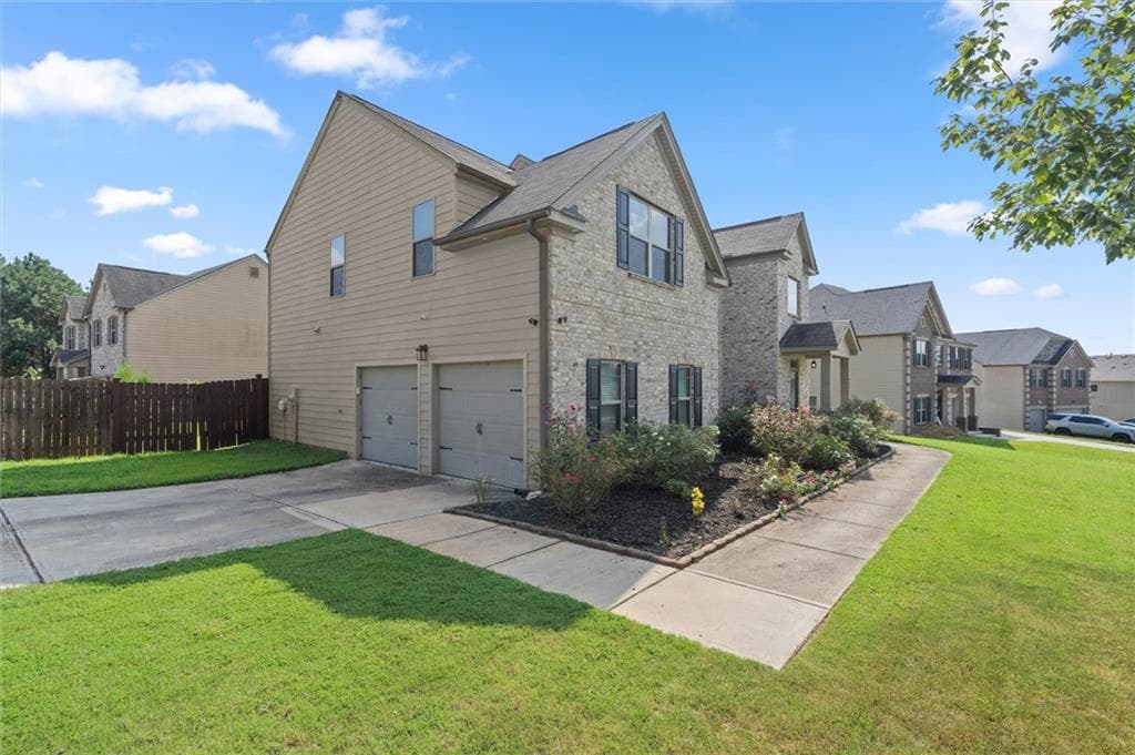 5 bedroom, 3 bathroom, 2,736 sq ft single family residence under contract at 11059 Milano Lane, Hampton, GA 30228 — photo 7