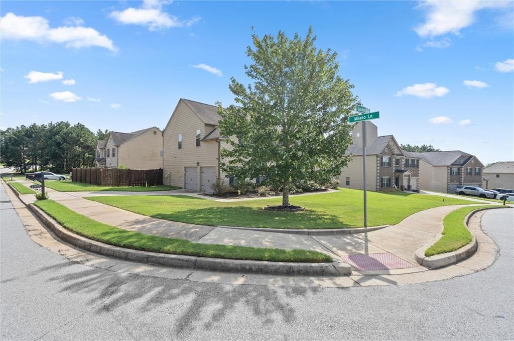 5 bedroom, 3 bathroom, 2,736 sq ft single family residence under contract at 11059 Milano Lane, Hampton, GA 30228 — photo 8