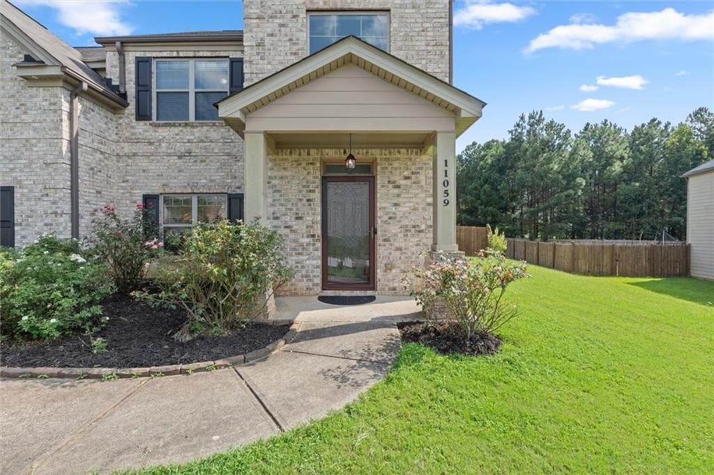 5 bedroom, 3 bathroom, 2,736 sq ft single family residence under contract at 11059 Milano Lane, Hampton, GA 30228 — photo 10