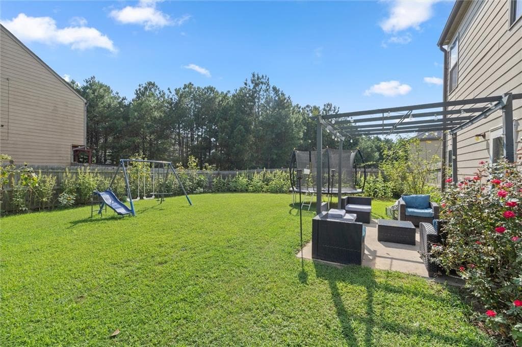5 bedroom, 3 bathroom, 2,736 sq ft single family residence under contract at 11059 Milano Lane, Hampton, GA 30228 — photo 5