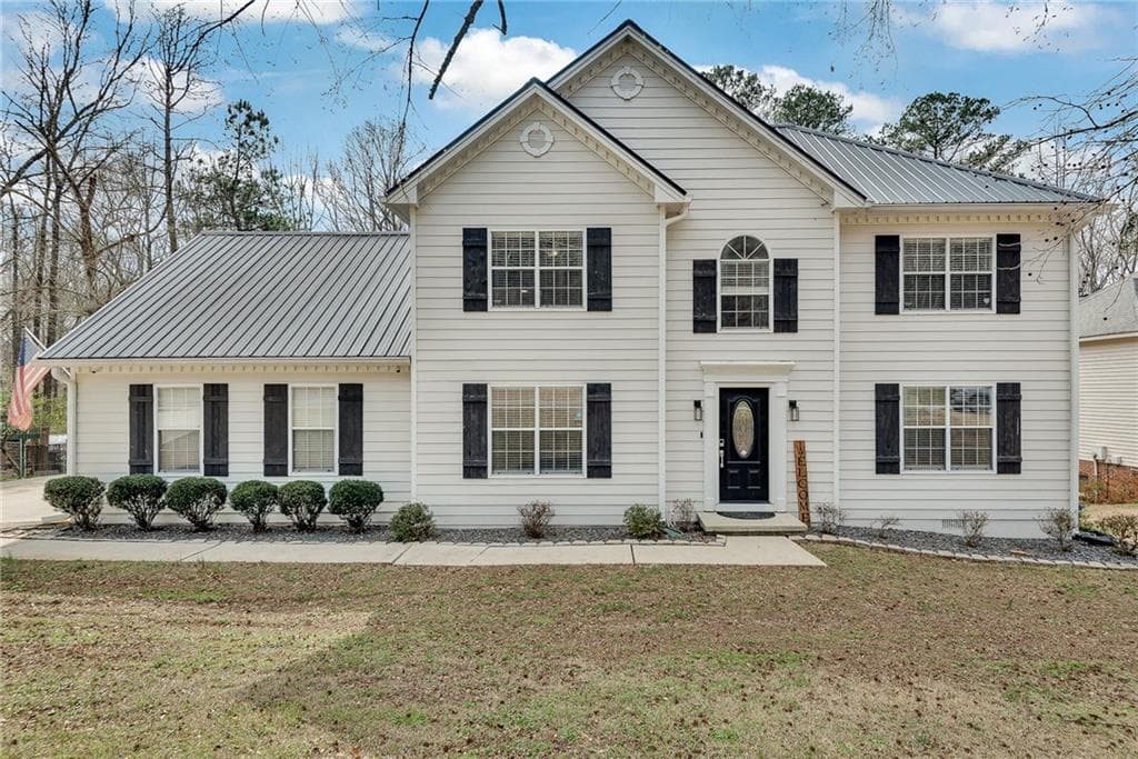 3 bedroom, 3 bathroom, 2,469 sq ft single family residence under contract at 236 Hidden Court, Winder, GA 30680