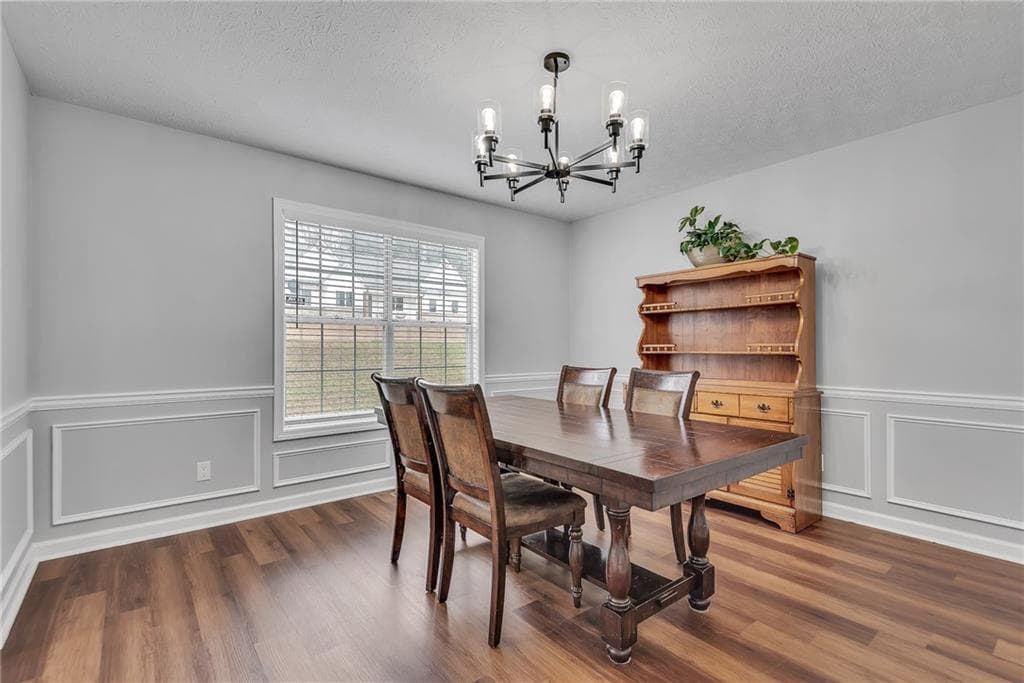 3 bedroom, 3 bathroom, 2,469 sq ft single family residence under contract at 236 Hidden Court, Winder, GA 30680 — photo 4