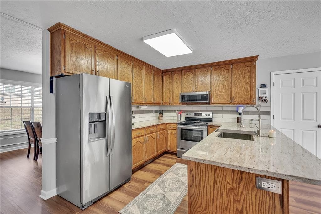 3 bedroom, 3 bathroom, 2,469 sq ft single family residence under contract at 236 Hidden Court, Winder, GA 30680 — photo 5