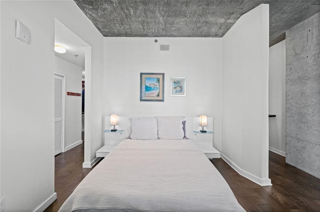 1 bedroom, 1 bathroom, 790 sq ft condominium for sale at 250 Pharr Road 1304, Atlanta, GA 30305 — photo 8