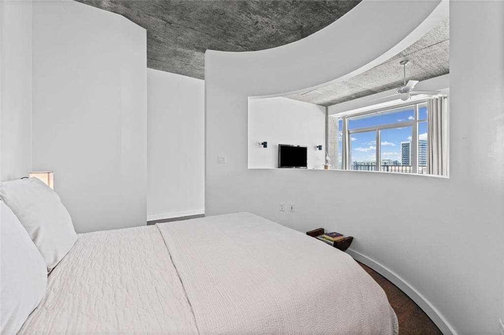 1 bedroom, 1 bathroom, 790 sq ft condominium for sale at 250 Pharr Road 1304, Atlanta, GA 30305 — photo 10