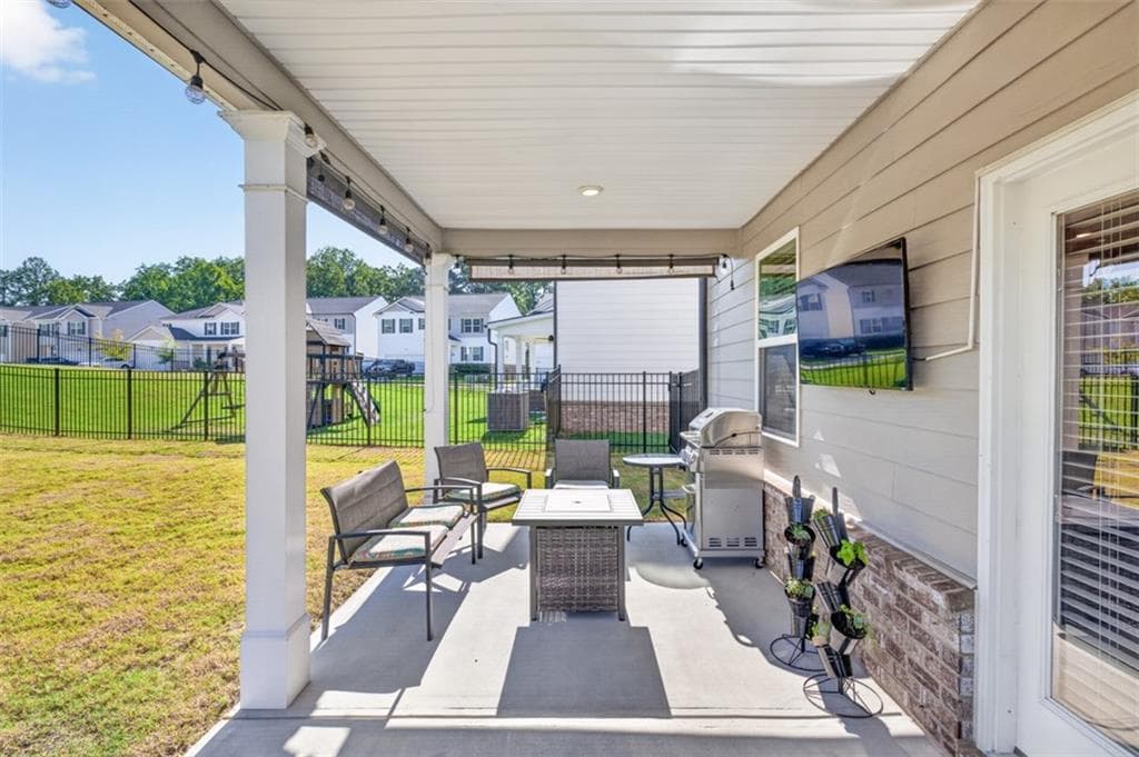 4 bedroom, 3 bathroom, 2,338 sq ft single family residence for sale at 120 Champlain Road, Hoschton, GA 30548 — photo 4