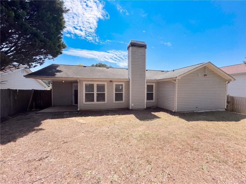 3 bedroom, 2 bathroom, 1,378 sq ft single family residence for sale at 2409 Morning Dew Place, Lawrenceville, GA 30044 — photo 5