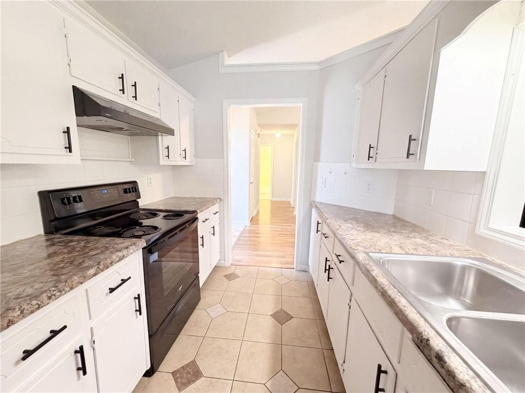 3 bedroom, 2 bathroom, 1,378 sq ft single family residence for sale at 2409 Morning Dew Place, Lawrenceville, GA 30044 — photo 9