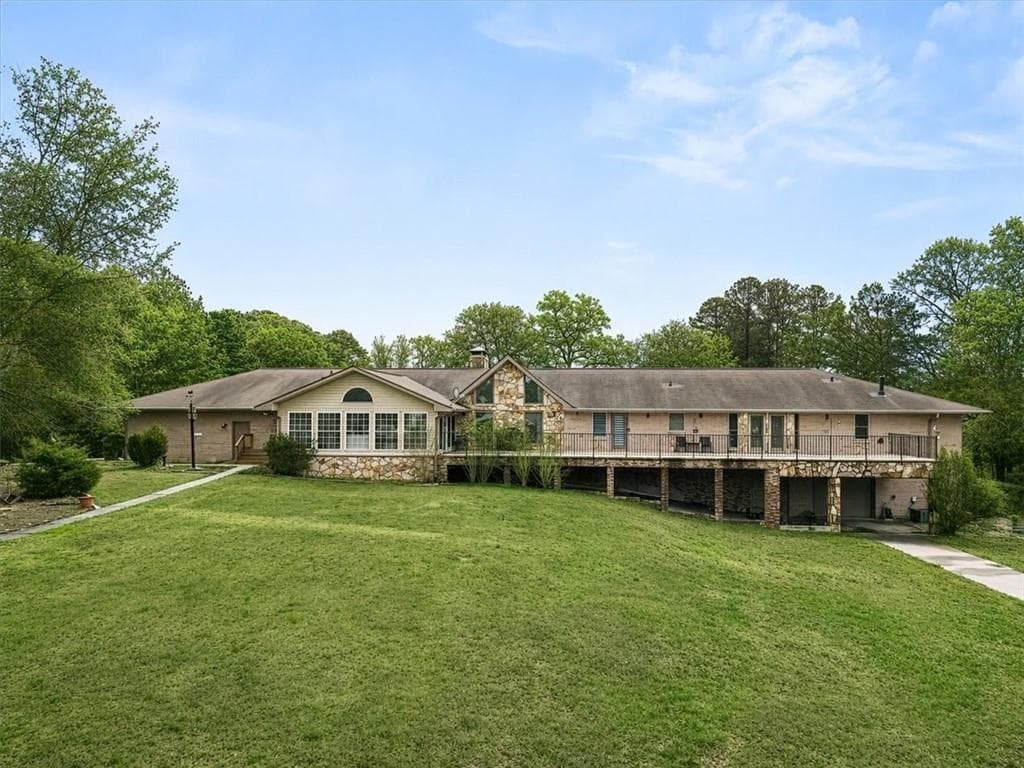 5 bedroom, 8 bathroom, 5,673 sq ft single family residence for sale at 589 Cooper Road, Loganville, GA 30052 — photo 8