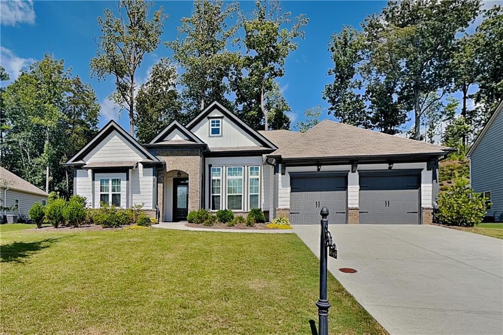 3 bedroom, 2 bathroom, 2,423 sq ft single family residence for rent at 6945 Daylily Lane, Cumming, GA 30028 for $2,695 a month — photo 1 of 21