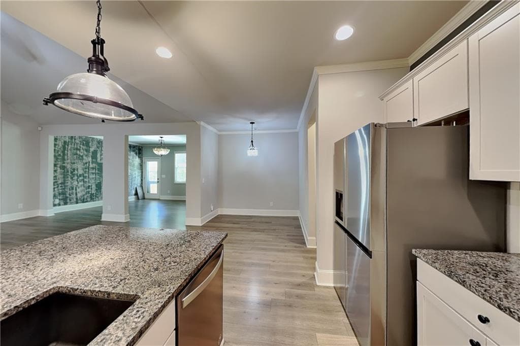 3 bedroom, 2 bathroom, 2,423 sq ft single family residence for rent at 6945 Daylily Lane, Cumming, GA 30028 for $2,695 a month — photo 5