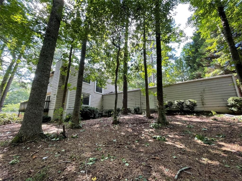 4 bedroom, 3 bathroom, 2,364 sq ft single family residence under contract at 6859 Parkwood Court, Douglasville, GA 30135 — photo 7
