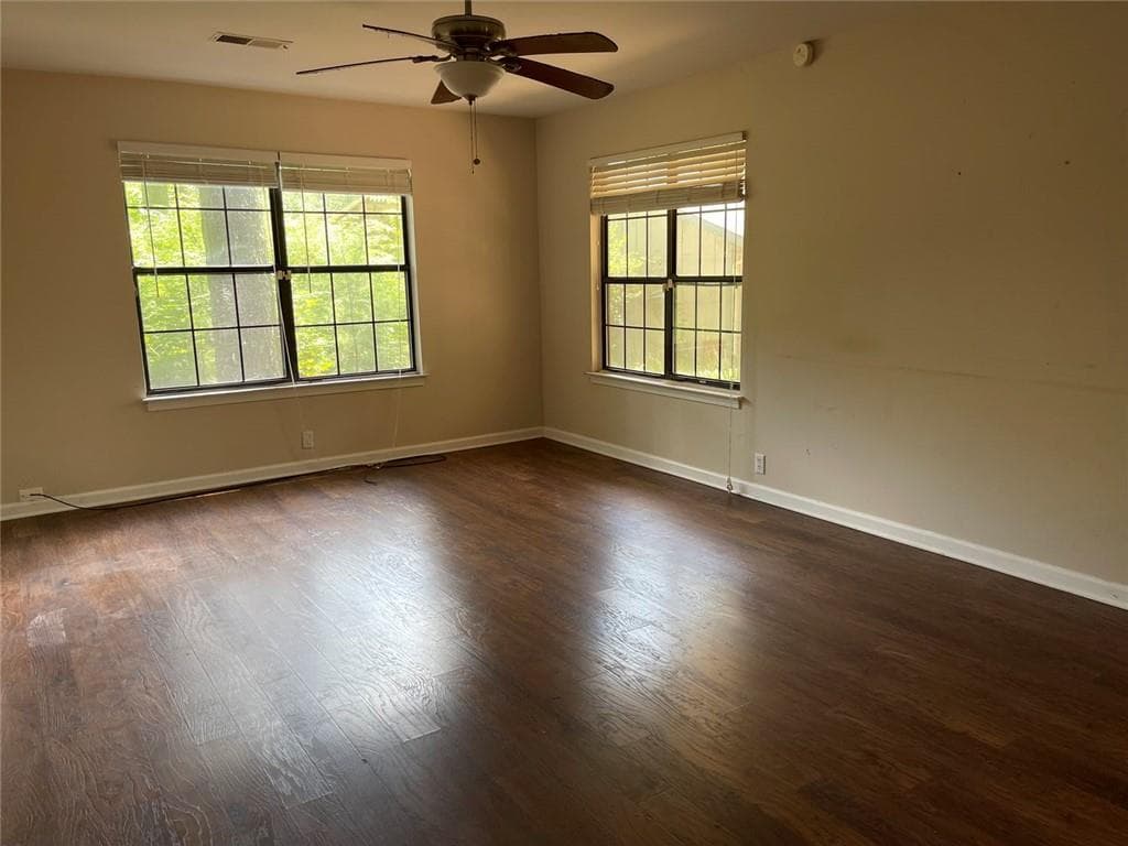 4 bedroom, 3 bathroom, 2,364 sq ft single family residence under contract at 6859 Parkwood Court, Douglasville, GA 30135 — photo 9