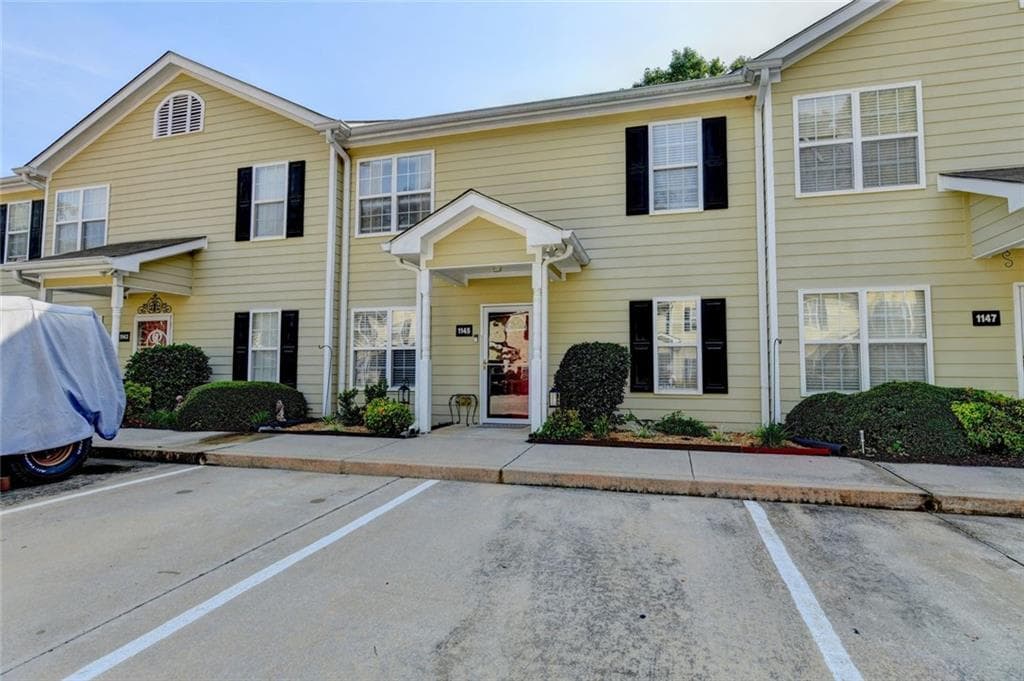 3 bedroom, 3 bathroom, 1,667 sq ft townhouse for sale at 1145 Riverside Terrace, Gainesville, GA 30501 — photo 3