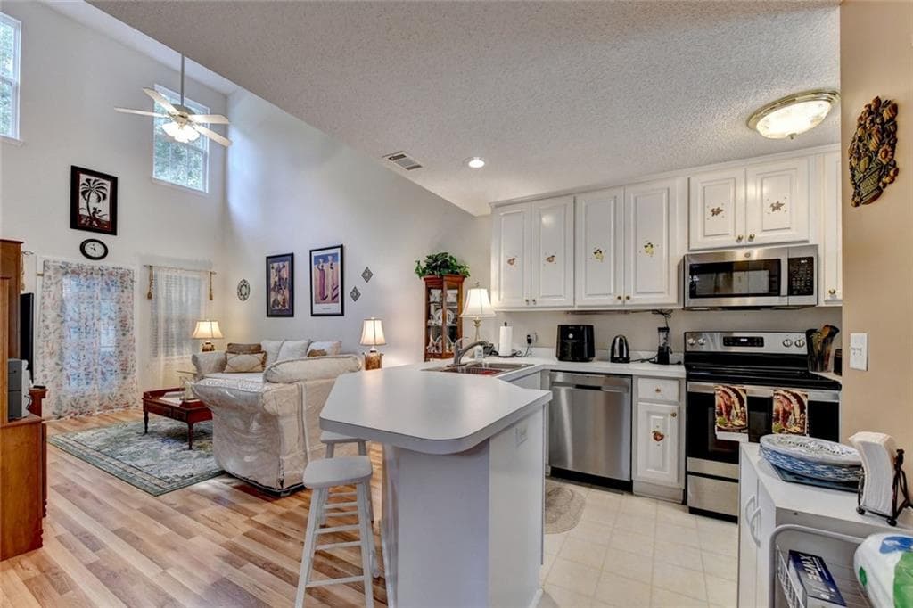 3 bedroom, 3 bathroom, 1,667 sq ft townhouse for sale at 1145 Riverside Terrace, Gainesville, GA 30501 — photo 10