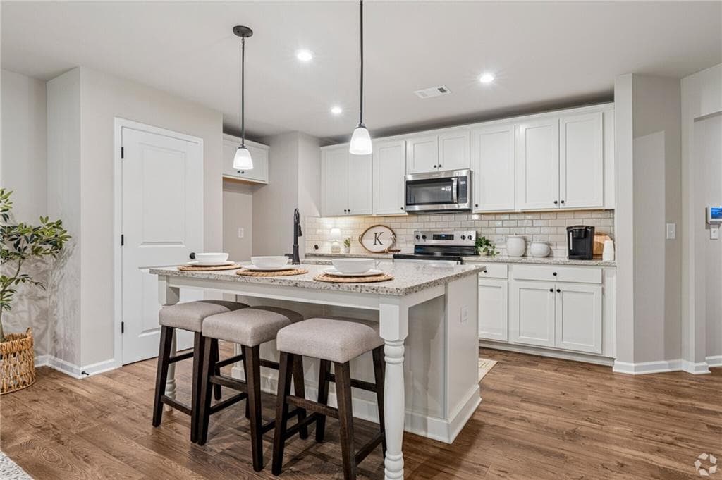3 bedroom, 3 bathroom, 1,681 sq ft townhouse for sale at 16 Silver Leaf Lane 1, Dawsonville, GA 30534 — photo 2