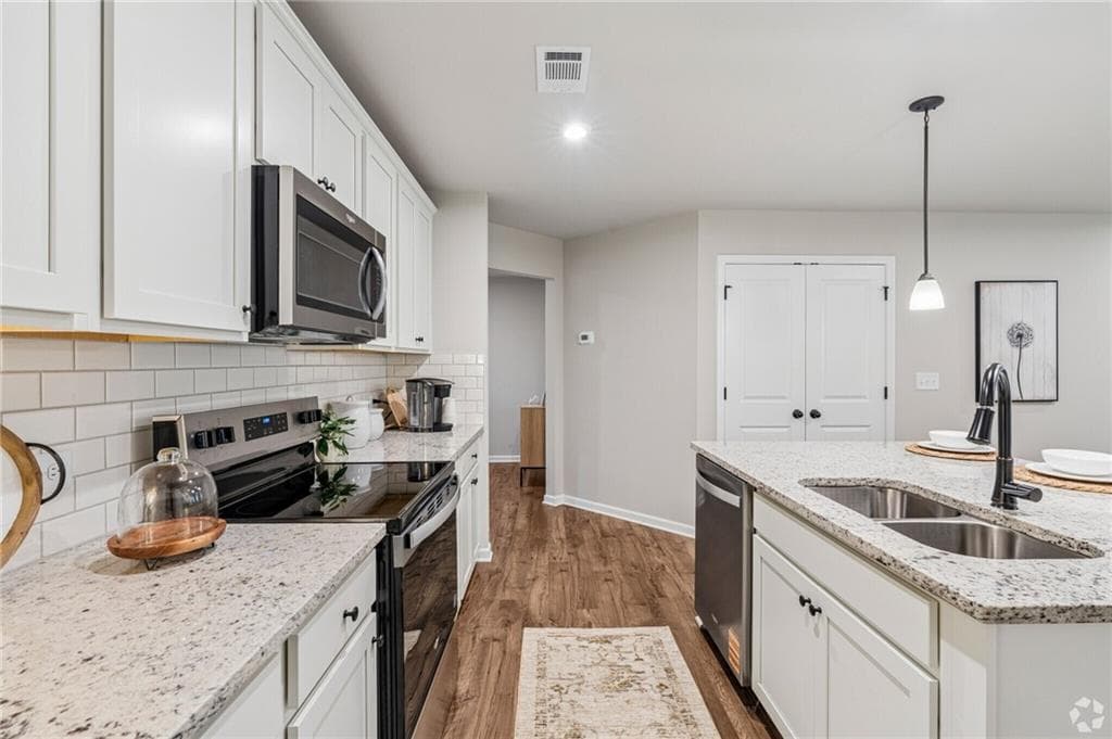 3 bedroom, 3 bathroom, 1,681 sq ft townhouse for sale at 16 Silver Leaf Lane 1, Dawsonville, GA 30534 — photo 3