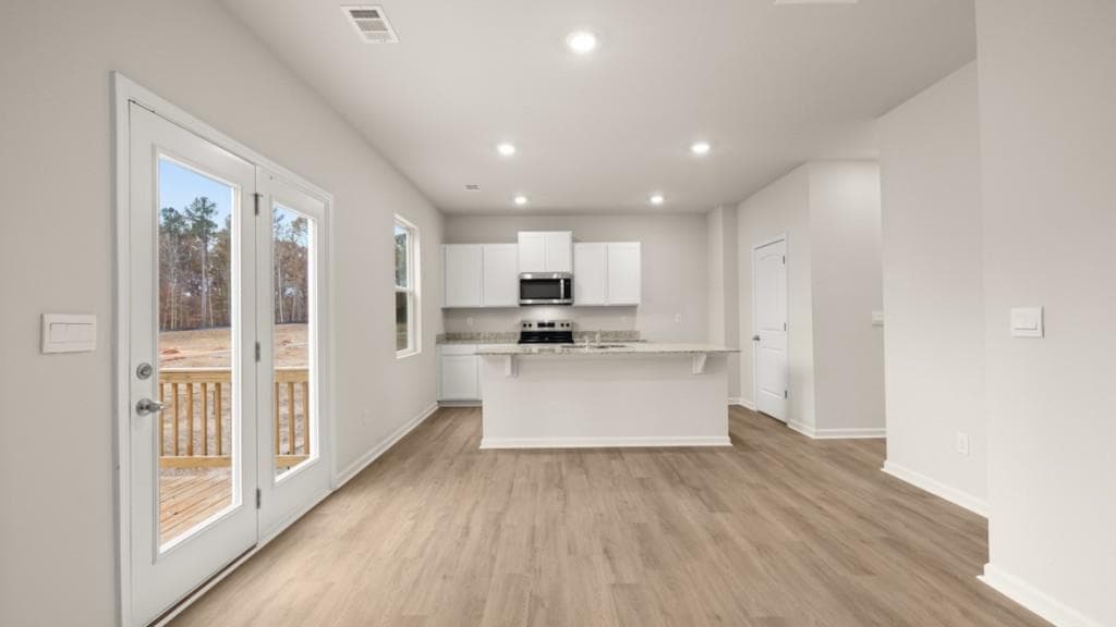 4 bedroom, 3 bathroom, 1,991 sq ft single family residence for sale at 4431 Manor Hill Drive, Union City, GA 30291 — photo 5
