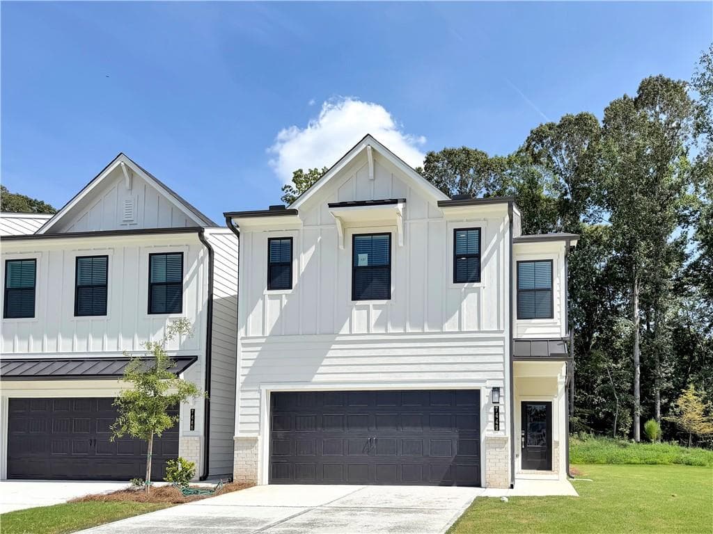 3 bedroom, 3 bathroom, 1,850 sq ft townhouse for rent at 7477 Quinn Place, Flowery Branch, GA 30542 for $2,250 a month — photo 1 of 33