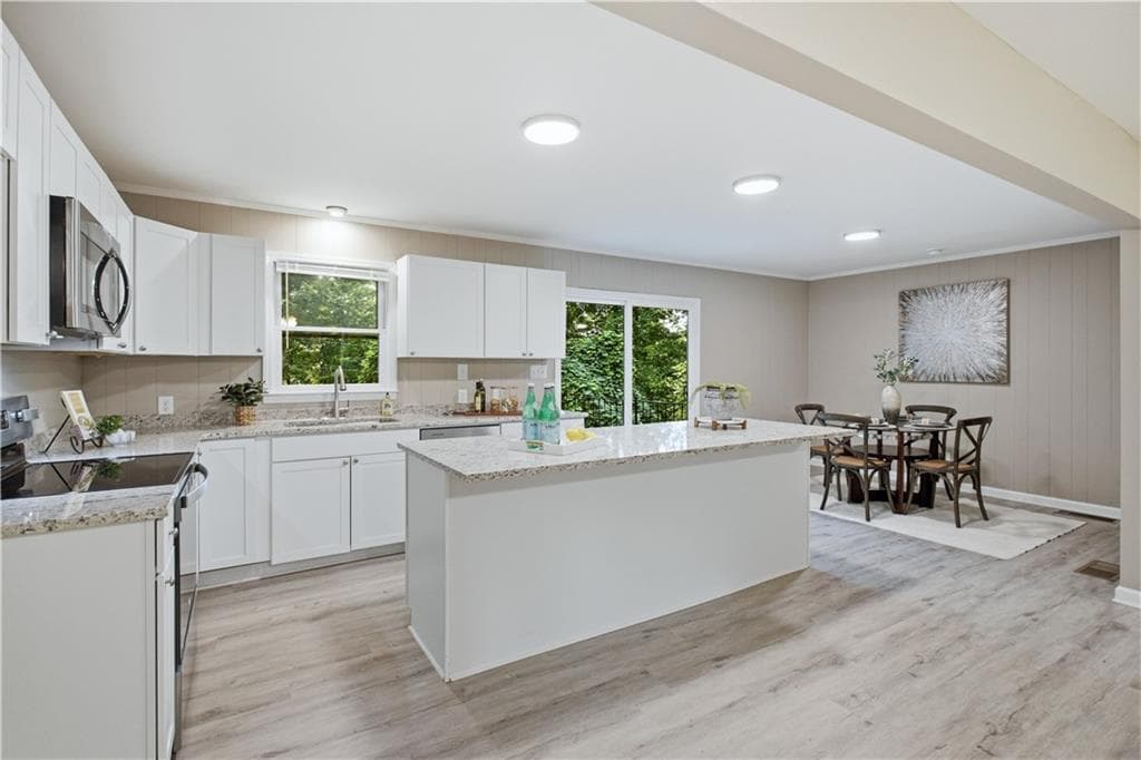 3 bedroom, 3 bathroom, 1,761 sq ft single family residence for sale at 187 Hilltop Street, Cleveland, GA 30528 — photo 6