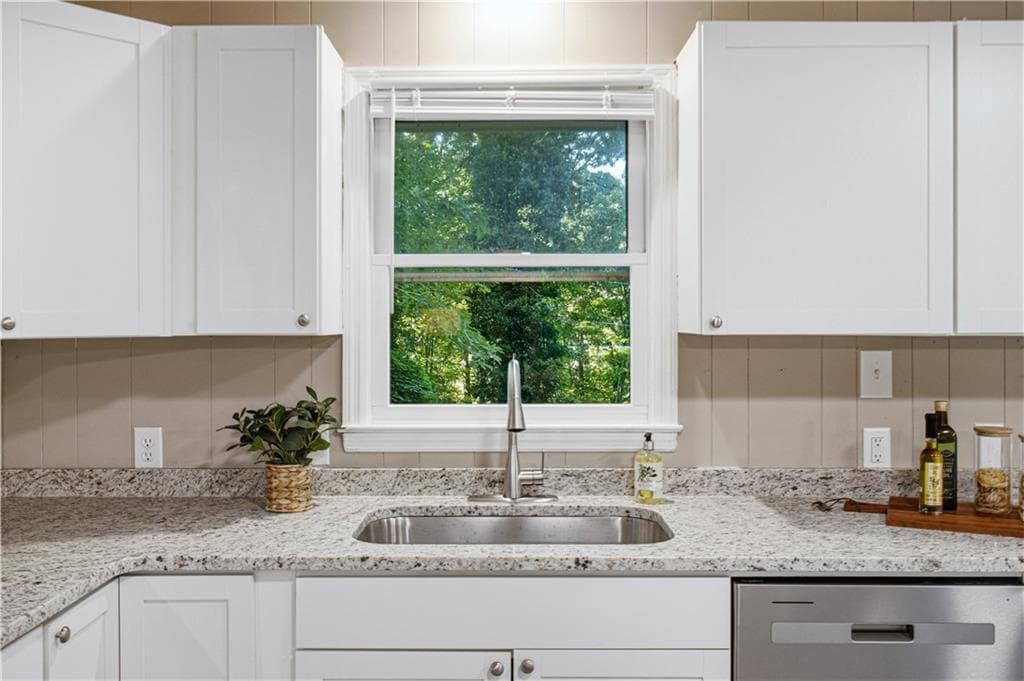 3 bedroom, 3 bathroom, 1,761 sq ft single family residence for sale at 187 Hilltop Street, Cleveland, GA 30528 — photo 8