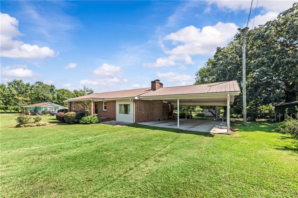 3 bedroom, 2 bathroom, 1,508 sq ft single family residence for sale at 2342 Washington Highway, Elberton, GA 30635 — photo 2