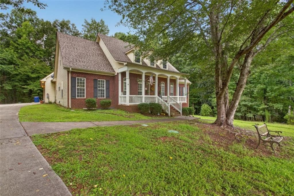 4 bedroom, 4 bathroom, 3,853 sq ft single family residence for sale at 134 Avalon Drive, Mcdonough, GA 30252 — photo 2