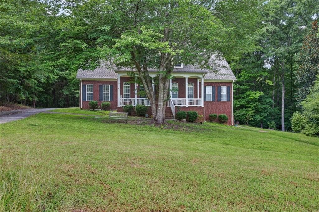 4 bedroom, 4 bathroom, 3,853 sq ft single family residence for sale at 134 Avalon Drive, Mcdonough, GA 30252 — photo 3