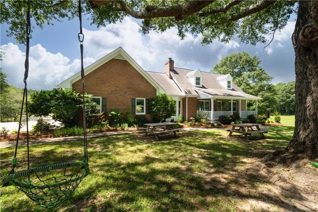 4 bedroom, 4 bathroom, 2,539 sq ft single family residence for sale at 245 Pine Knott Road, Fayetteville, GA 30214 — photo 3
