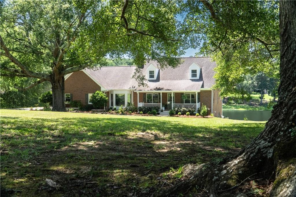 4 bedroom, 4 bathroom, 2,539 sq ft single family residence for sale at 245 Pine Knott Road, Fayetteville, GA 30214 — photo 5