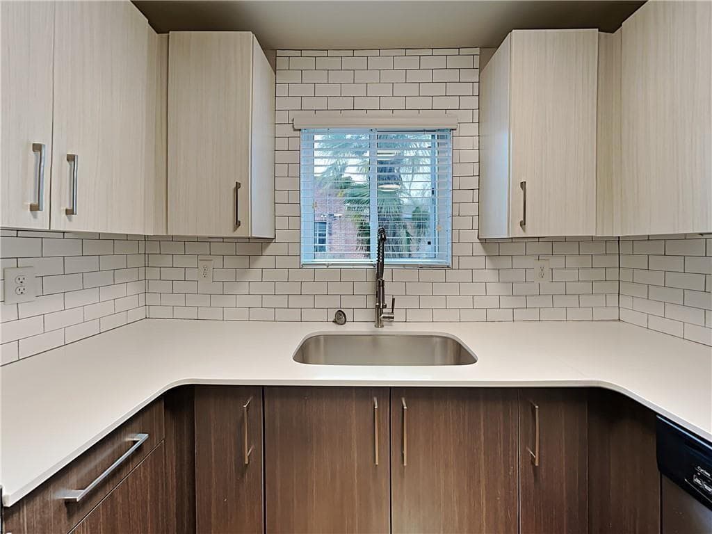 2 bedroom, 1 bathroom, 1,000 sq ft apartment for rent at 880 N Highland Avenue A1, Atlanta, GA 30306 for $1,845 a month — photo 5