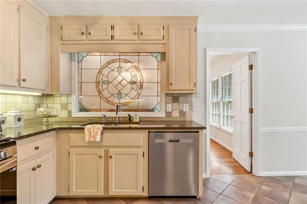 4 bedroom, 3 bathroom, 3,343 sq ft single family residence for sale at 2369 North Forest Drive, Marietta, GA 30062 — photo 10