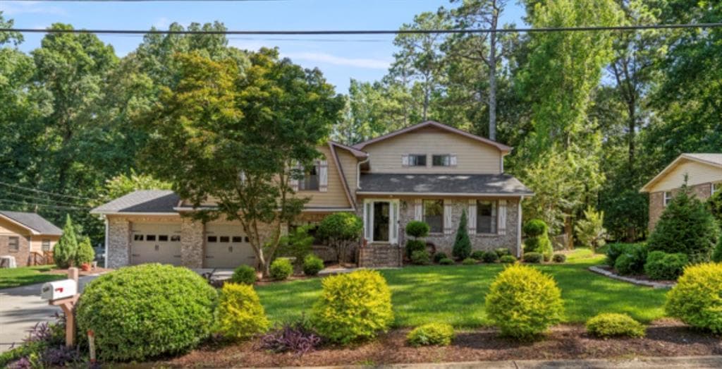 4 bedroom, 5 bathroom, 2,940 sq ft single family residence under contract at 1239 Country Pine Drive, Ellenwood, GA 30294