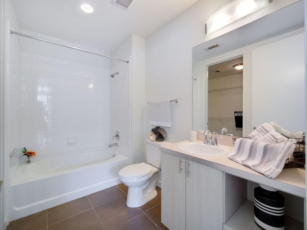 2 bedroom, 2 bathroom, 1,205 sq ft apartment for rent at 935 Marietta Street 634, Atlanta, GA 30318 for $1,908 a month — photo 4
