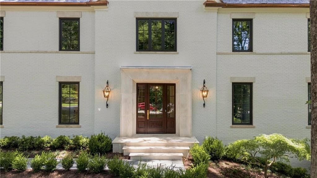 5 bedroom, 6 bathroom single family residence for sale at 4095 Glen Devon Drive, Atlanta, GA 30327 — photo 3