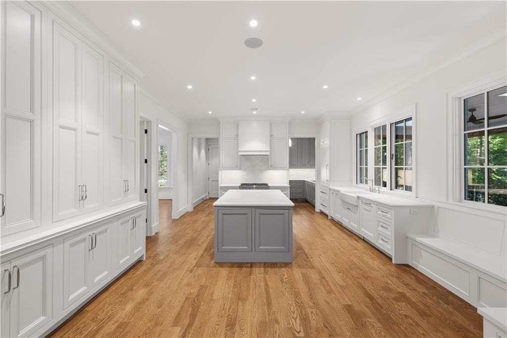 5 bedroom, 6 bathroom single family residence for sale at 4095 Glen Devon Drive, Atlanta, GA 30327 — photo 9